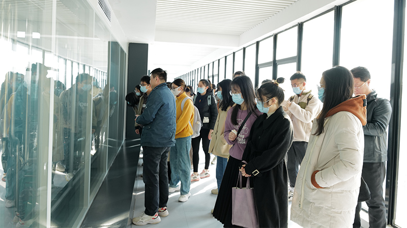 共建實踐和研發創新基地  為培養高層次復合應用型人才共同努力